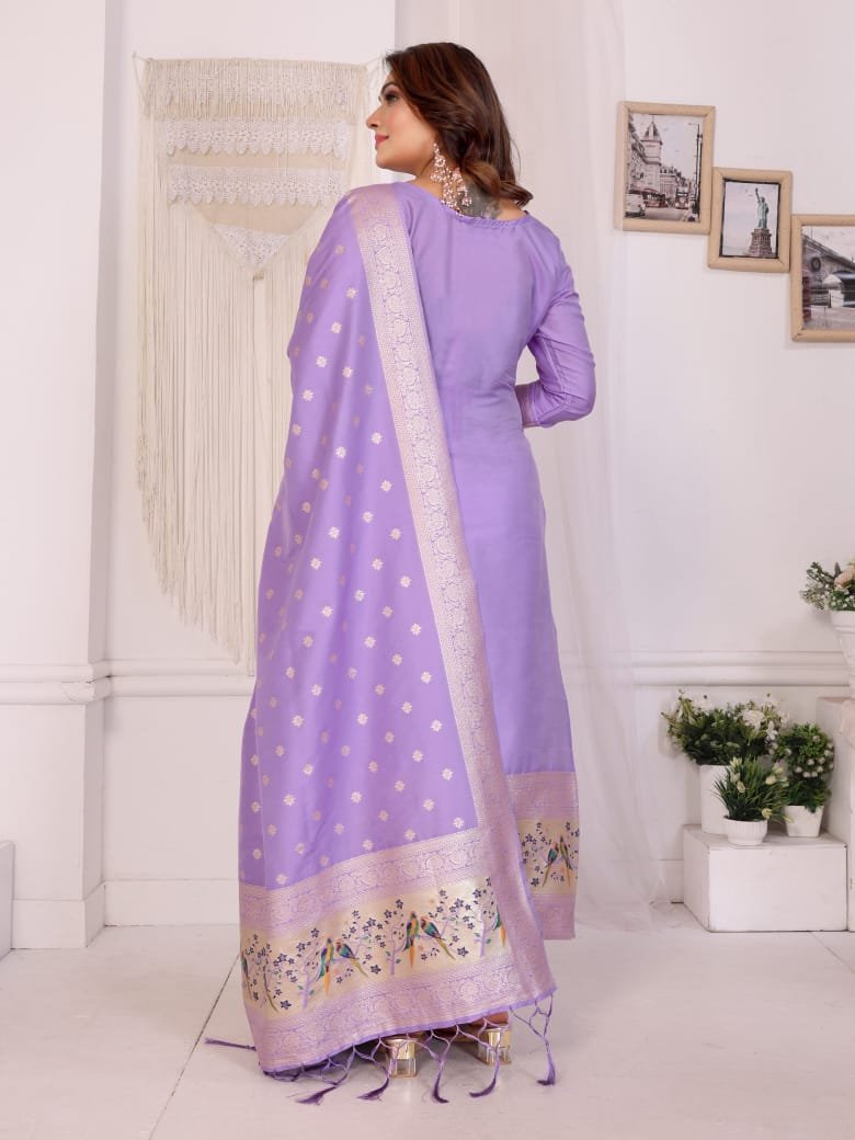 Saloni Pure Banarasi Silk Zari Saree with Rich Pallu & Heavy Border - Image 3