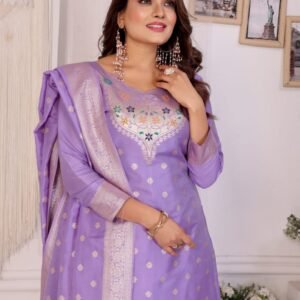 Saloni Pure Banarasi Silk Zari Saree with Rich Pallu & Heavy Border - Image 4