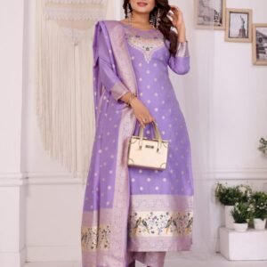 Saloni Pure Banarasi Silk Zari Saree with Rich Pallu & Heavy Border - Image 2