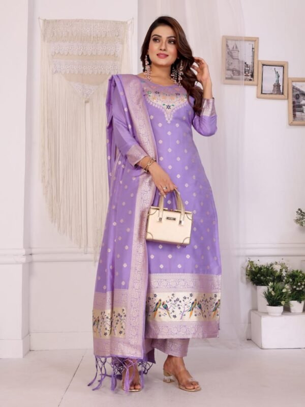 Saloni Pure Banarasi Silk Zari Saree with Rich Pallu & Heavy Border