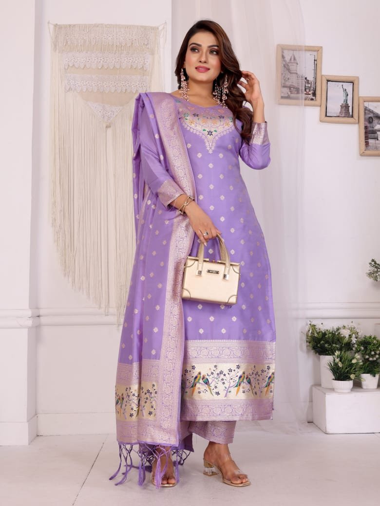 Saloni Pure Banarasi Silk Zari Saree with Rich Pallu & Heavy Border - Image 2