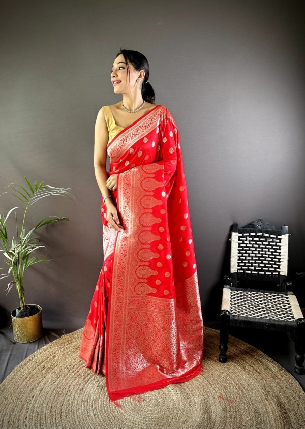 Royal Gold Zari Banarasi Lichi Silk Saree