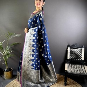 Royal Gold Zari Banarasi Lichi Silk Saree - Image 2