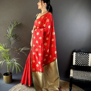Golden Elegance Soft Silk Saree - Image 3