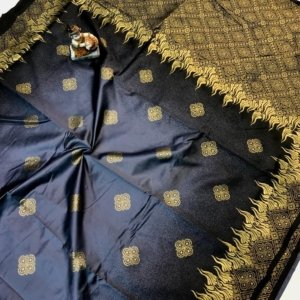 Handloom Ikkat Zari Silk Saree - Image 3