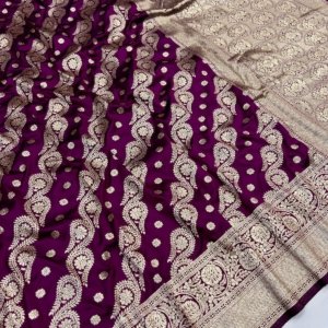Auspicious Banarasi Silk Saree - Image 4