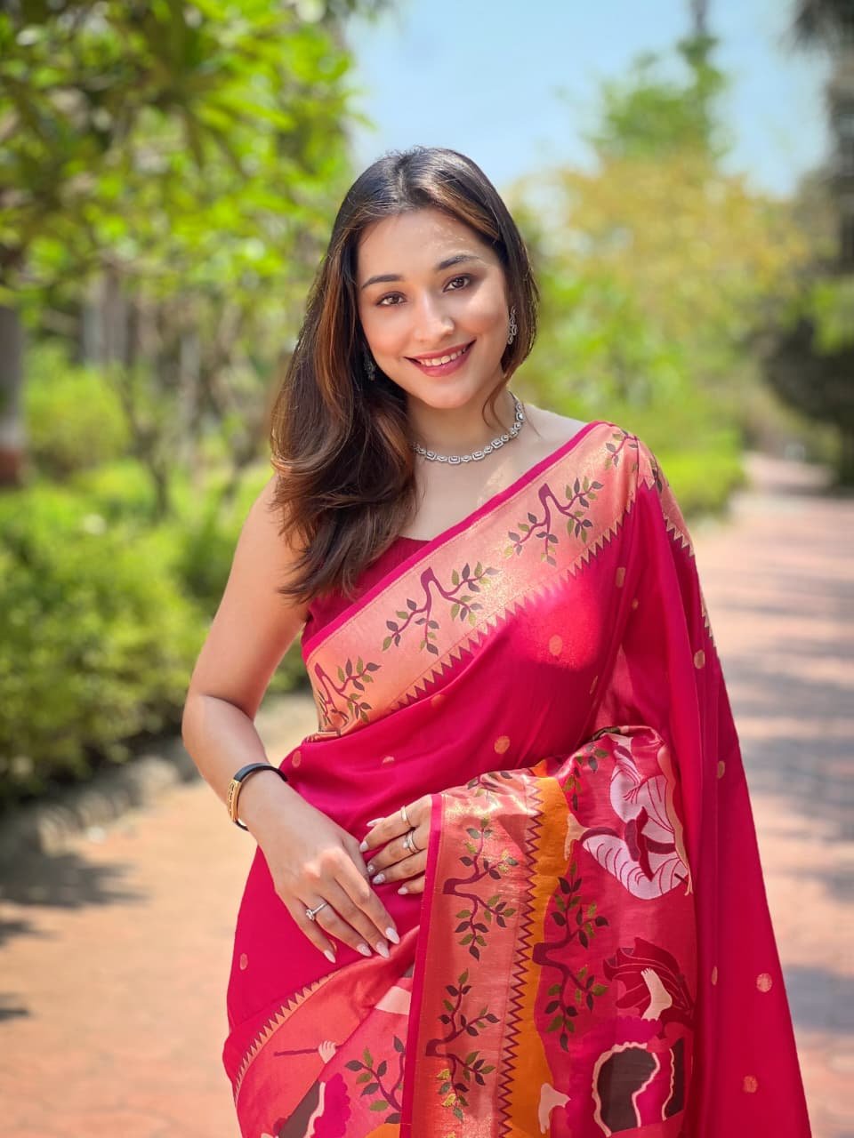 Dancer Meenakari Kanchivaram Paithani Silk Saree - Image 5