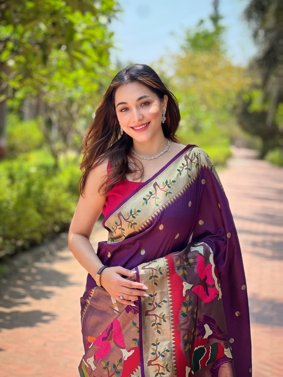 Dancer Meenakari Kanchivaram Paithani Silk Saree - Image 2