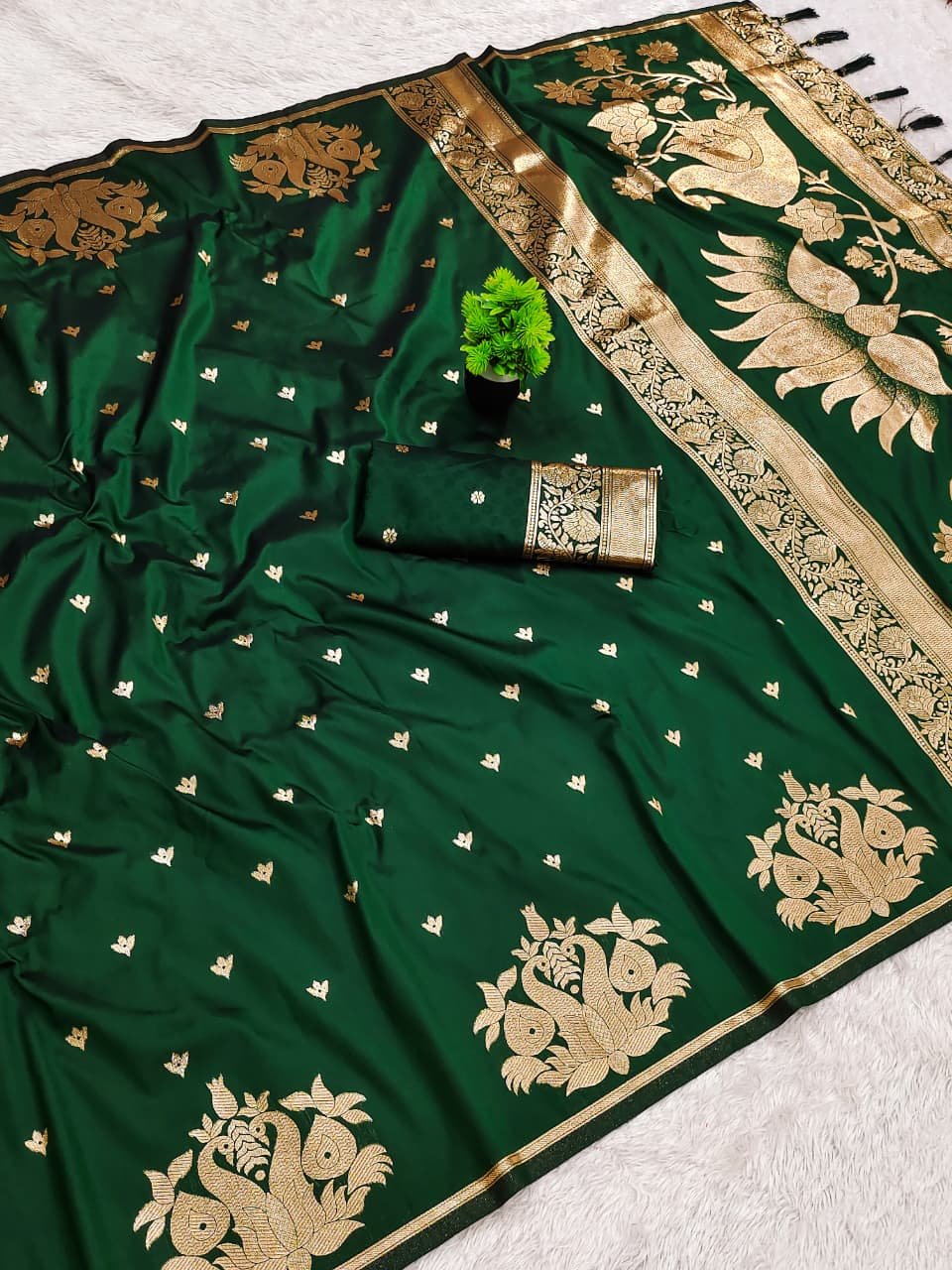 Kiger Swan Zari Banarasi Silk Saree - Image 4