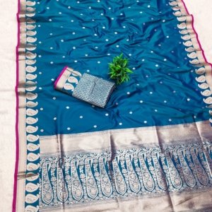 Avinya Gold Zari Banarasi Silk Saree - Image 2