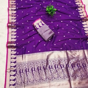 Avinya Gold Zari Banarasi Silk Saree - Image 6