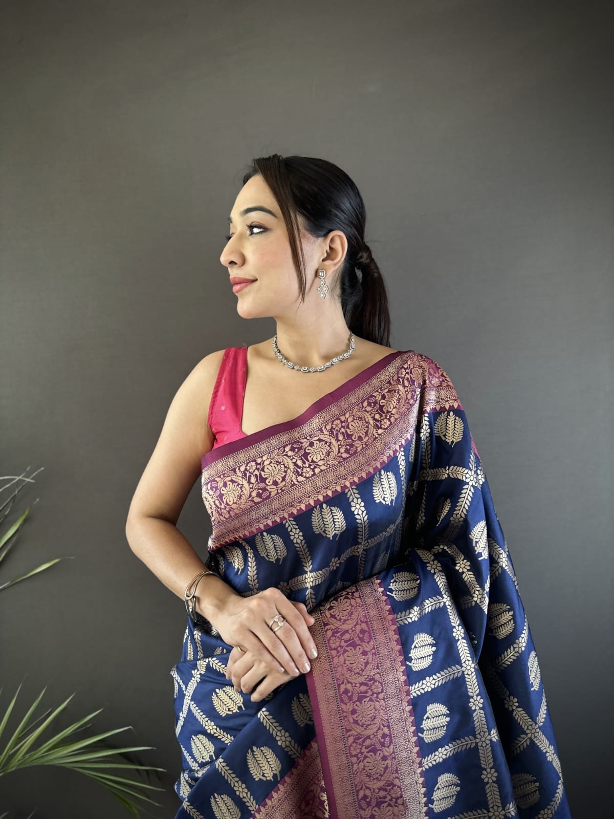 Majestic Gold Zari Lichi Silk Saree - Image 3