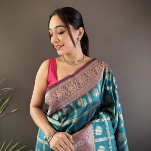 Majestic Gold Zari Lichi Silk Saree - Image 7