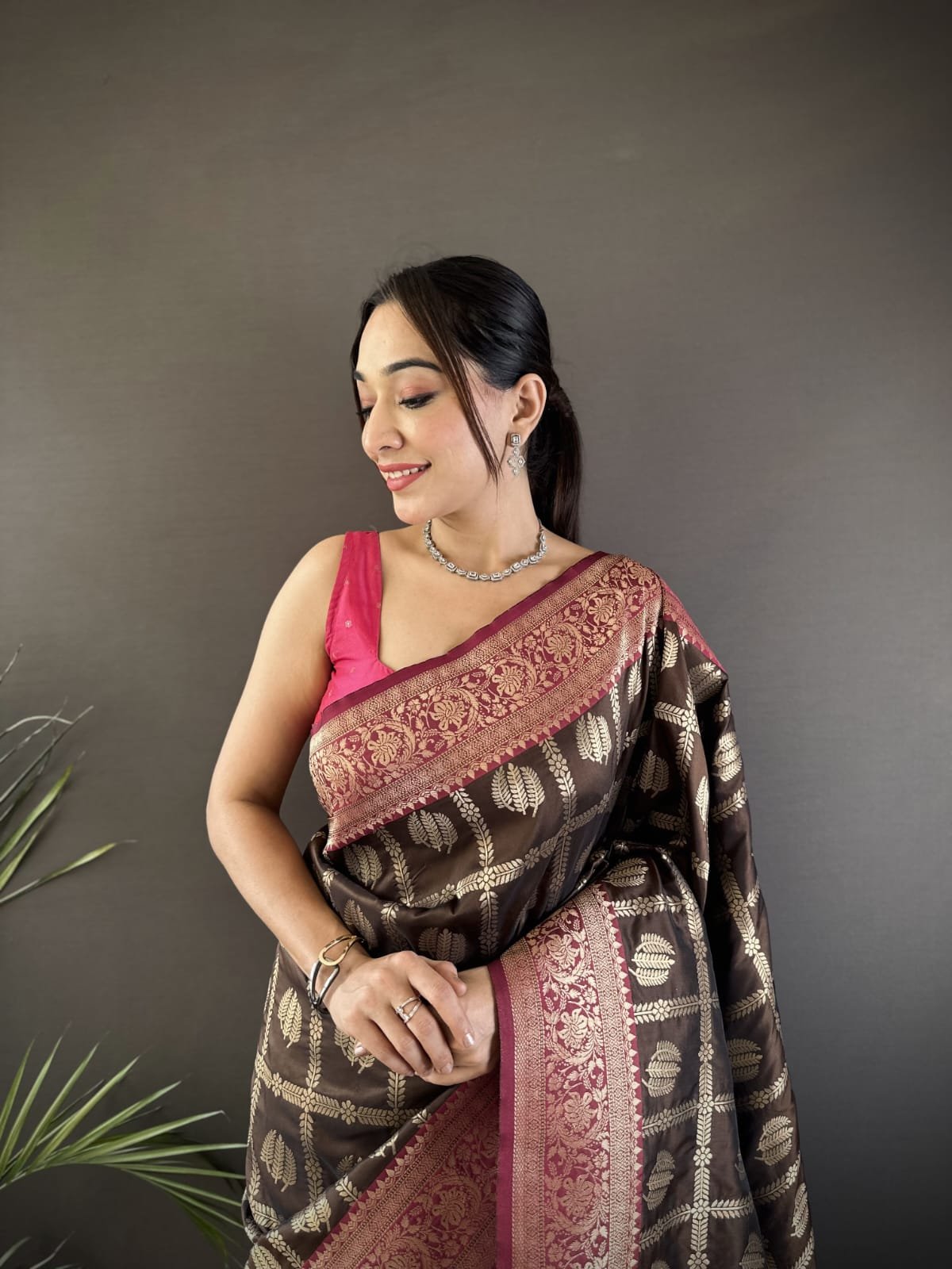 Majestic Gold Zari Lichi Silk Saree - Image 2