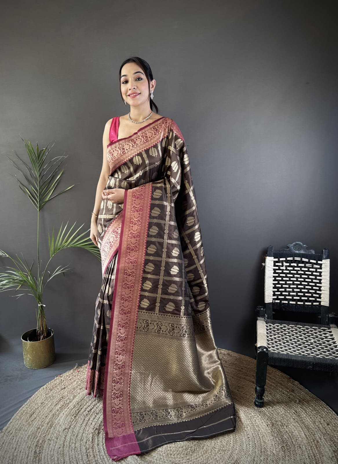 Majestic Gold Zari Lichi Silk Saree - Image 1