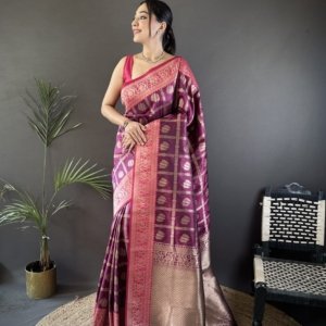 Majestic Gold Zari Lichi Silk Saree - Image 6
