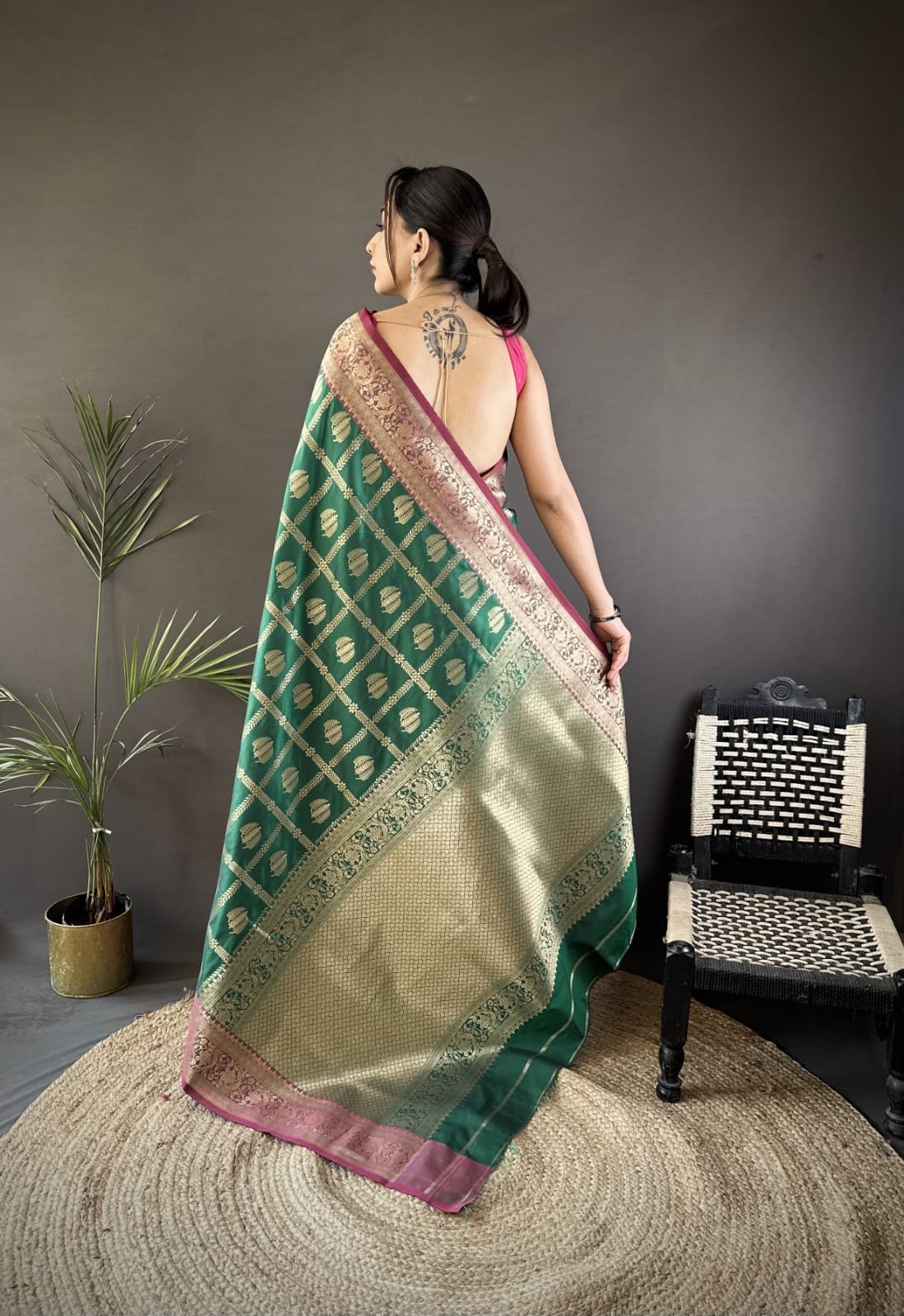 Majestic Gold Zari Lichi Silk Saree - Image 4