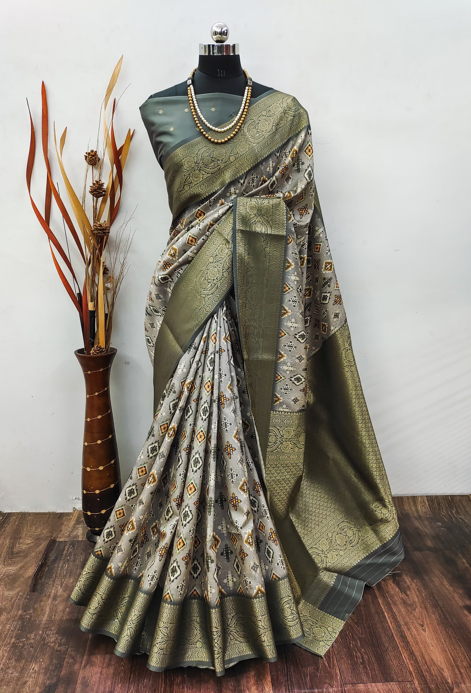 Digital Elegance Lichi Silk Saree - Image 5
