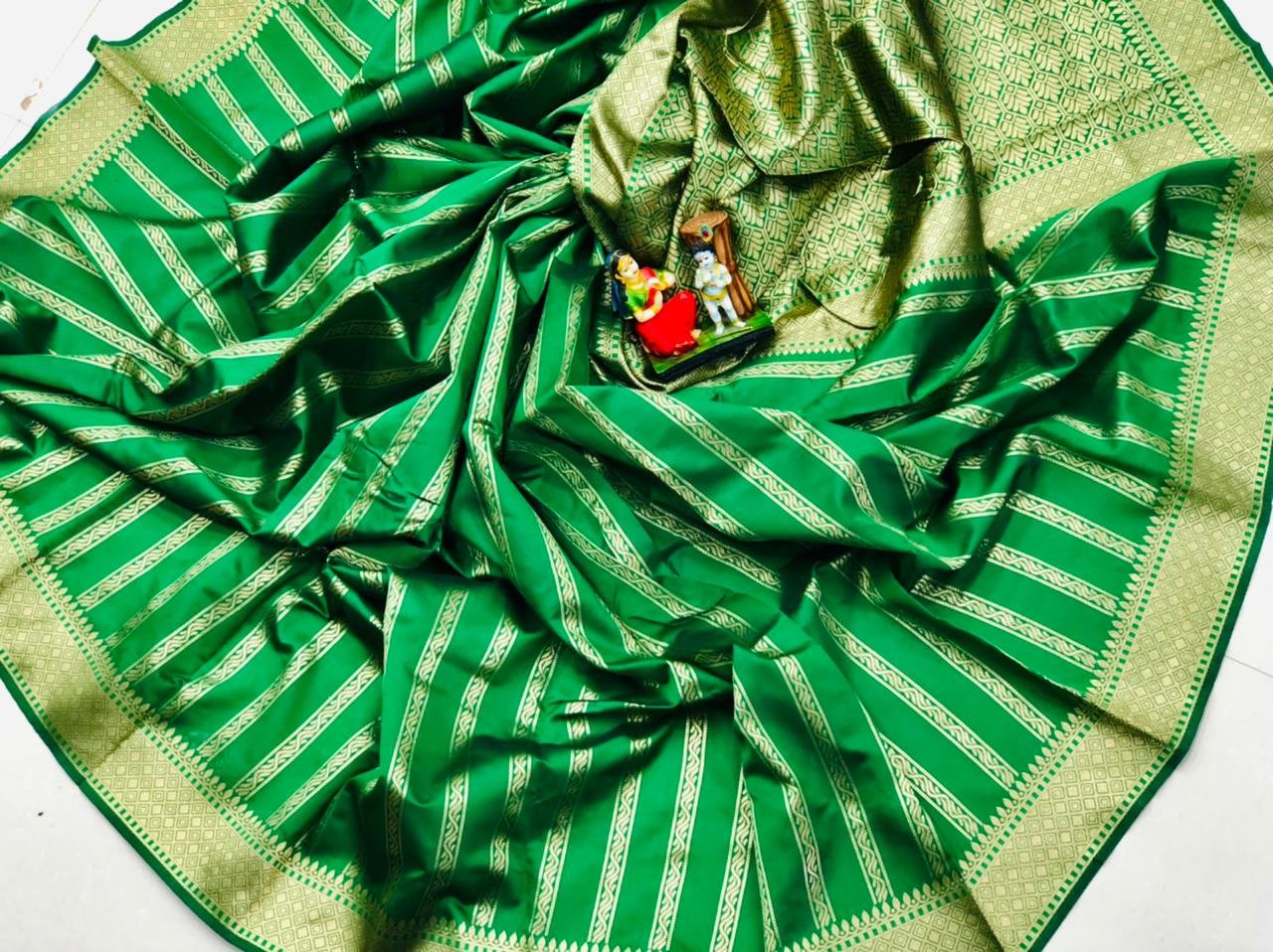 Meenakari Zari Banarasi Silk Saree - Image 2