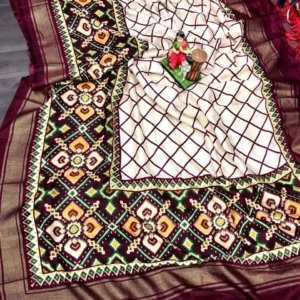 Elegant Foil Print Fancy Saree - Image 3