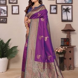 Golden Peacock Banarasi Silk Saree - Image 5