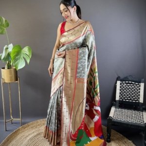 Munia Parrot Banarasi Silk Saree - Image 2