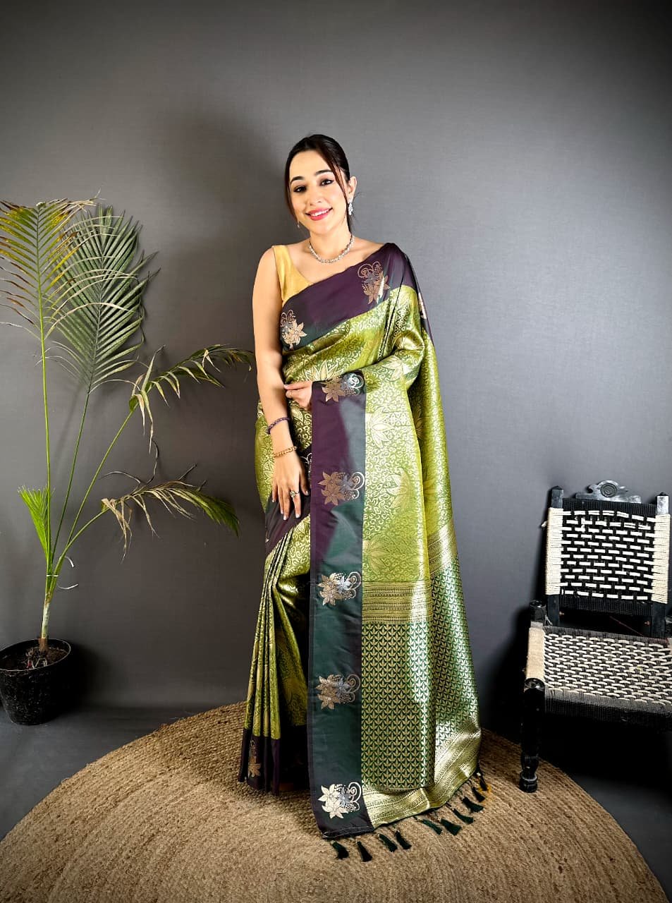 Rose Gold Zari Soft Silk Saree - Image 5