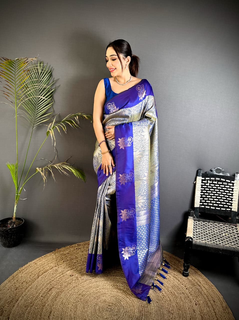Rose Gold Zari Soft Silk Saree - Image 6