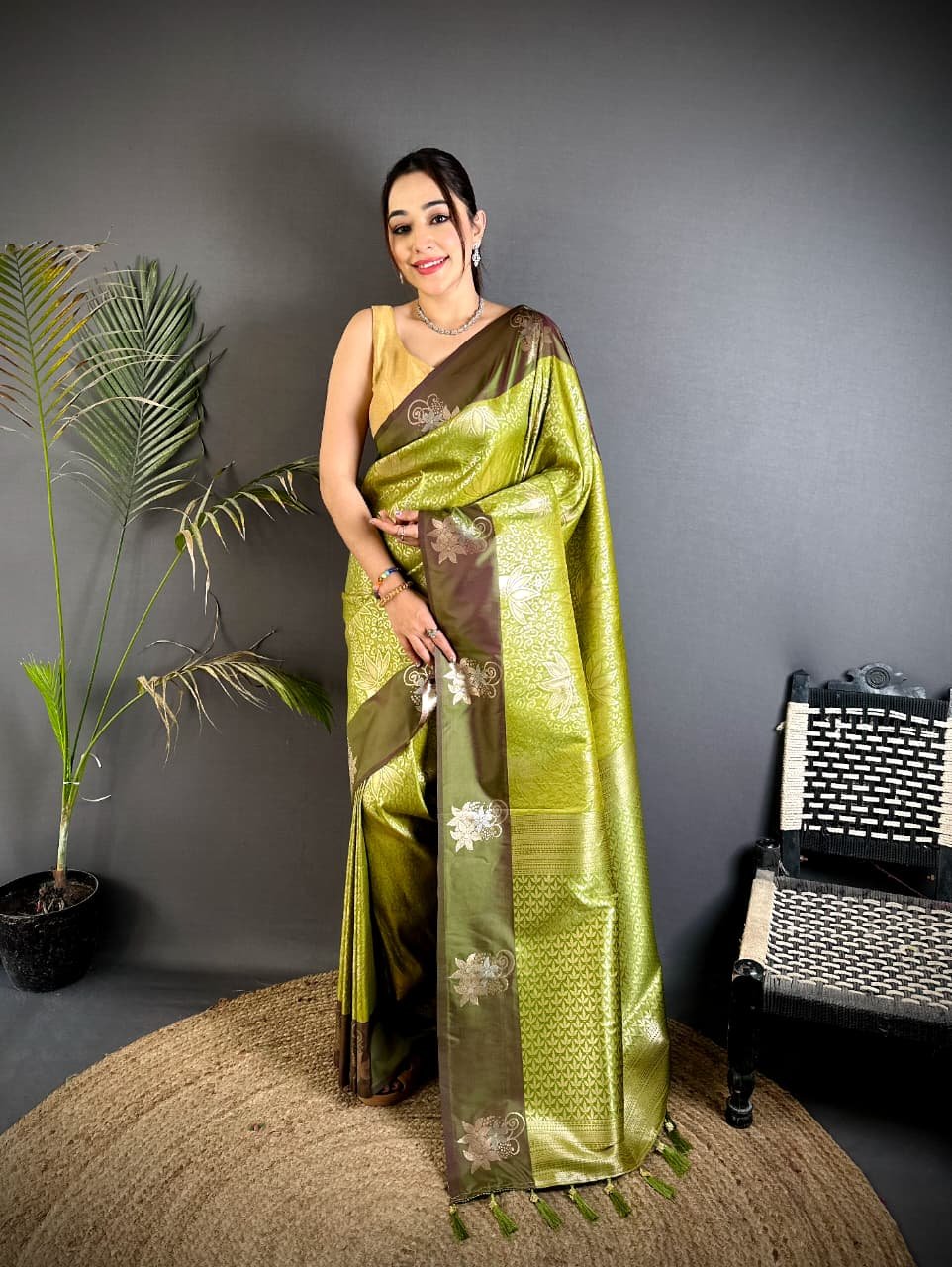 Rose Gold Zari Soft Silk Saree - Image 7
