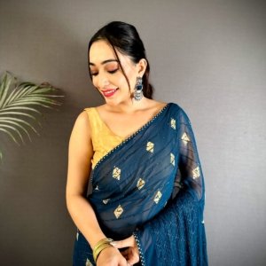 Velvet Glow Georgette Saree - Image 10