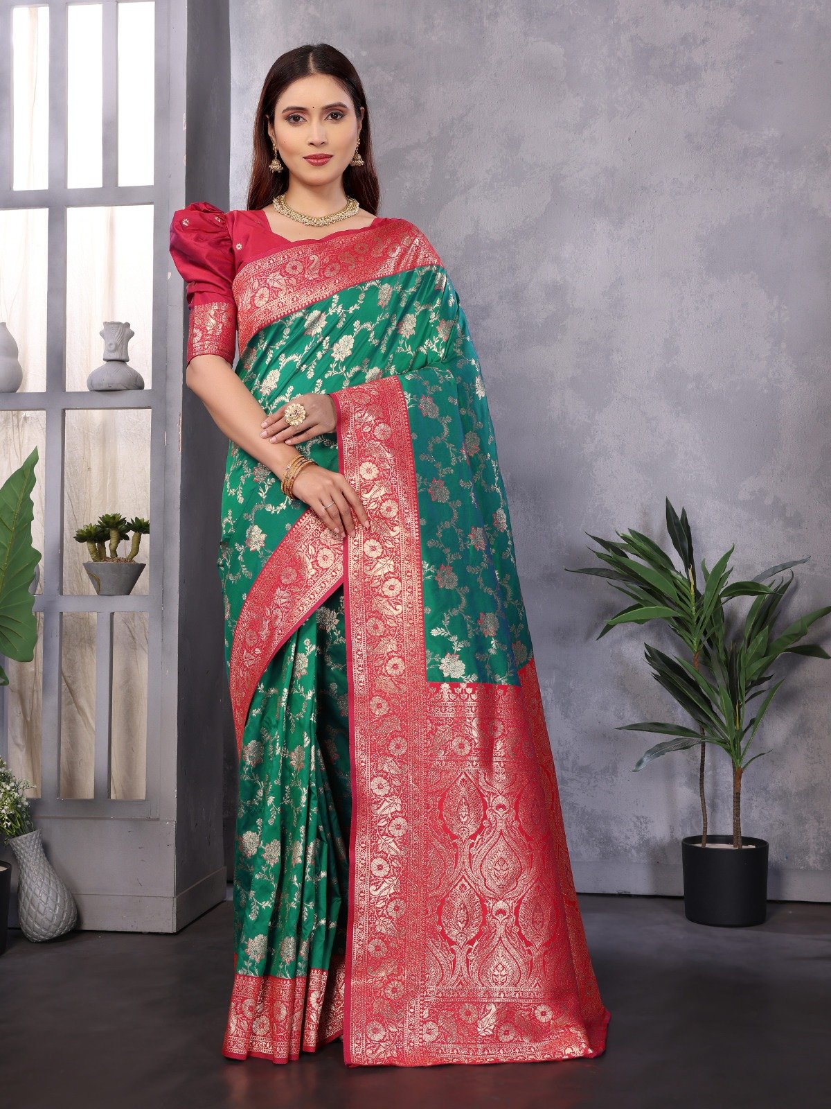 Zari Banarasi Silk Saree - Image 4