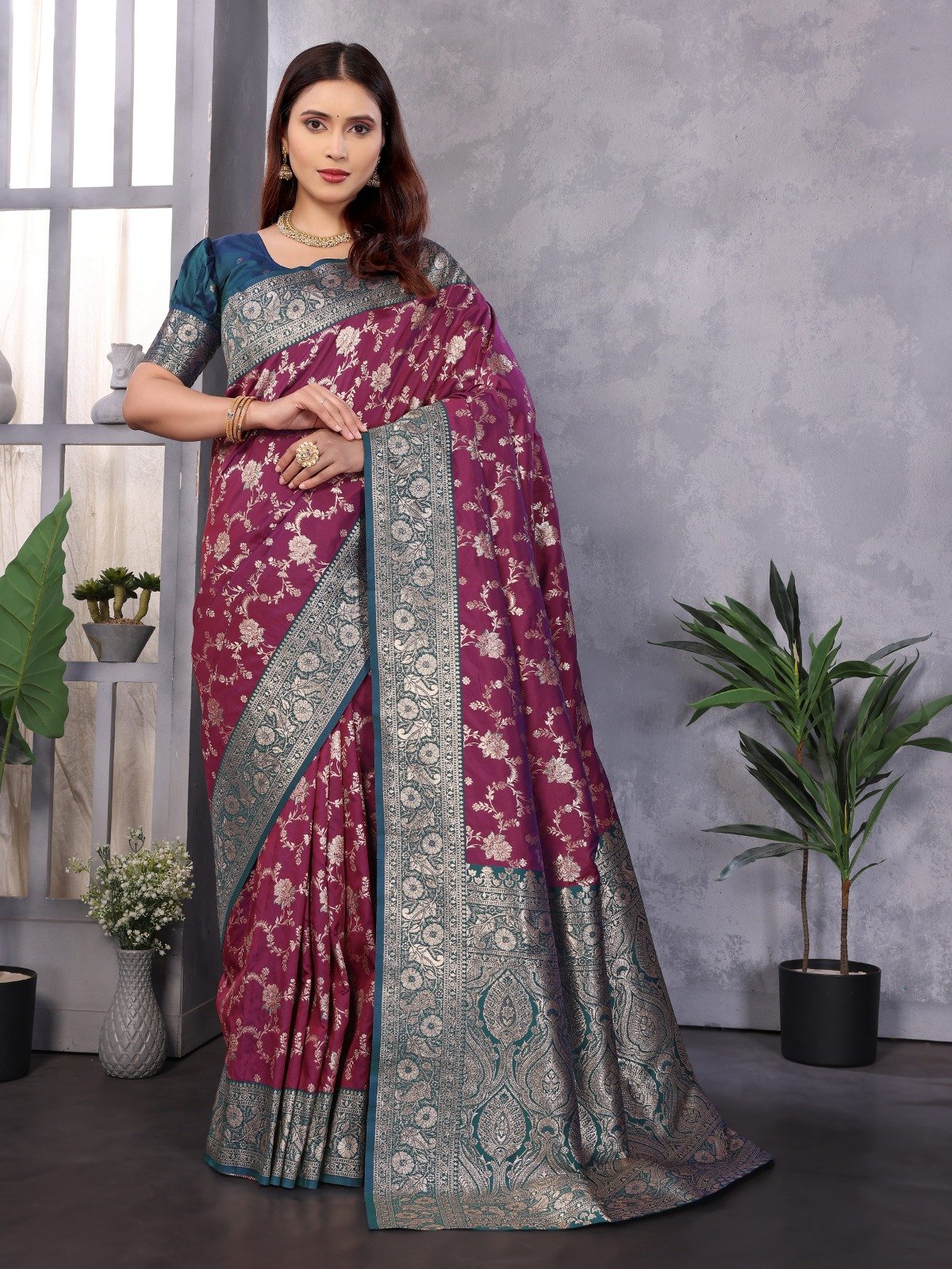 Zari Banarasi Silk Saree - Image 3