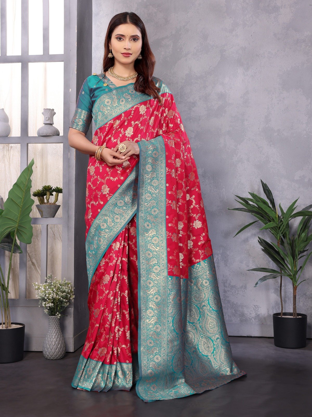 Zari Banarasi Silk Saree - Image 6
