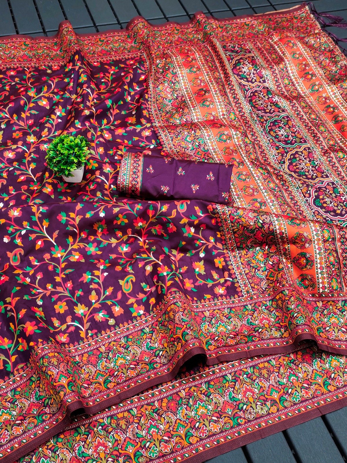 Meena Pashmina Silk Saree - Image 10