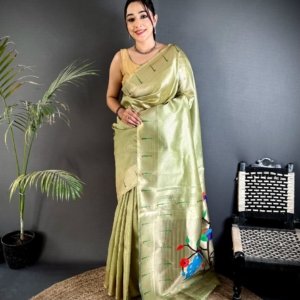 Royal Parrot Pallu Kanchivaram Paithani Saree - Image 2