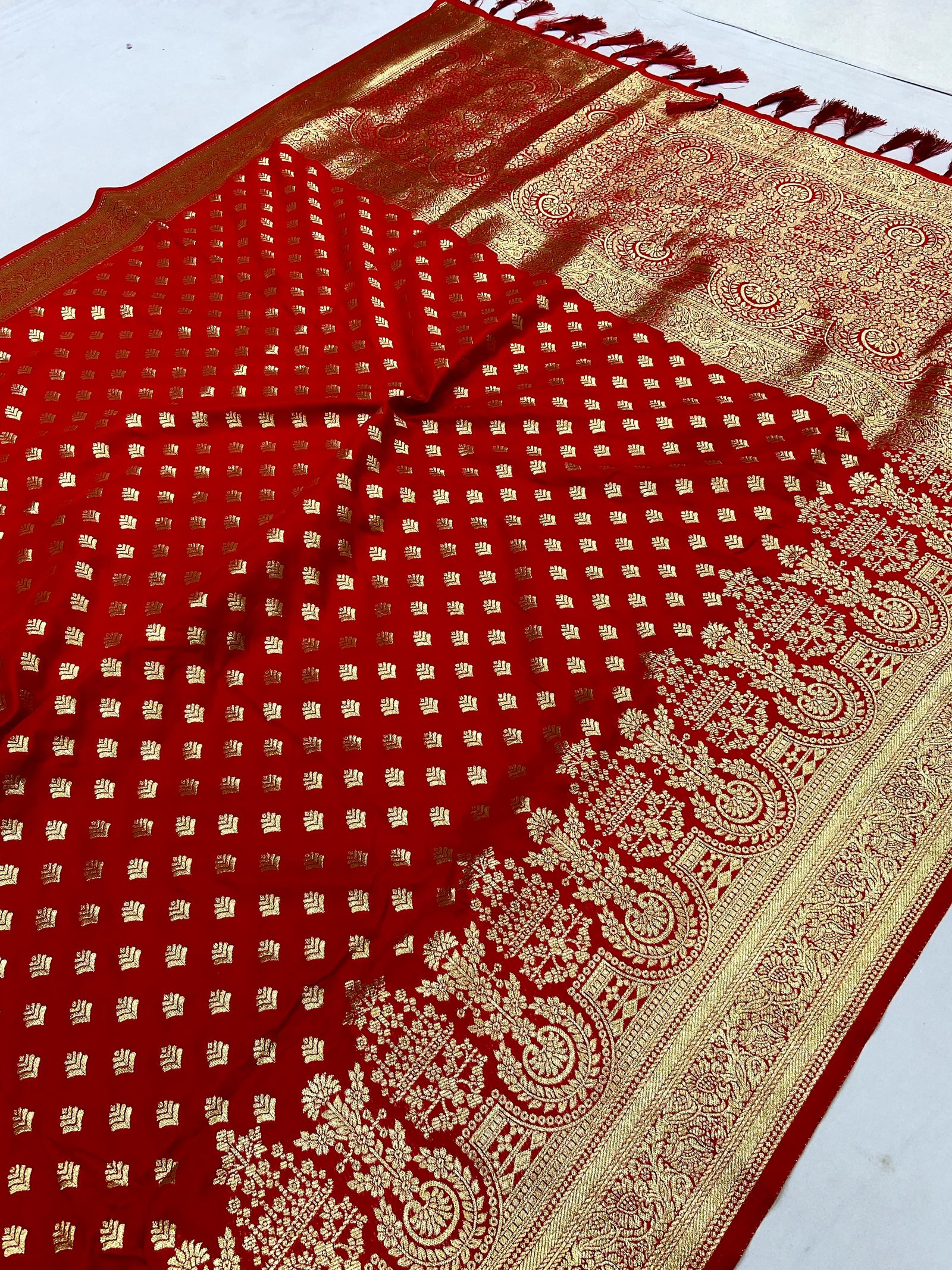 Royal Majesty Silk Saree - Image 5