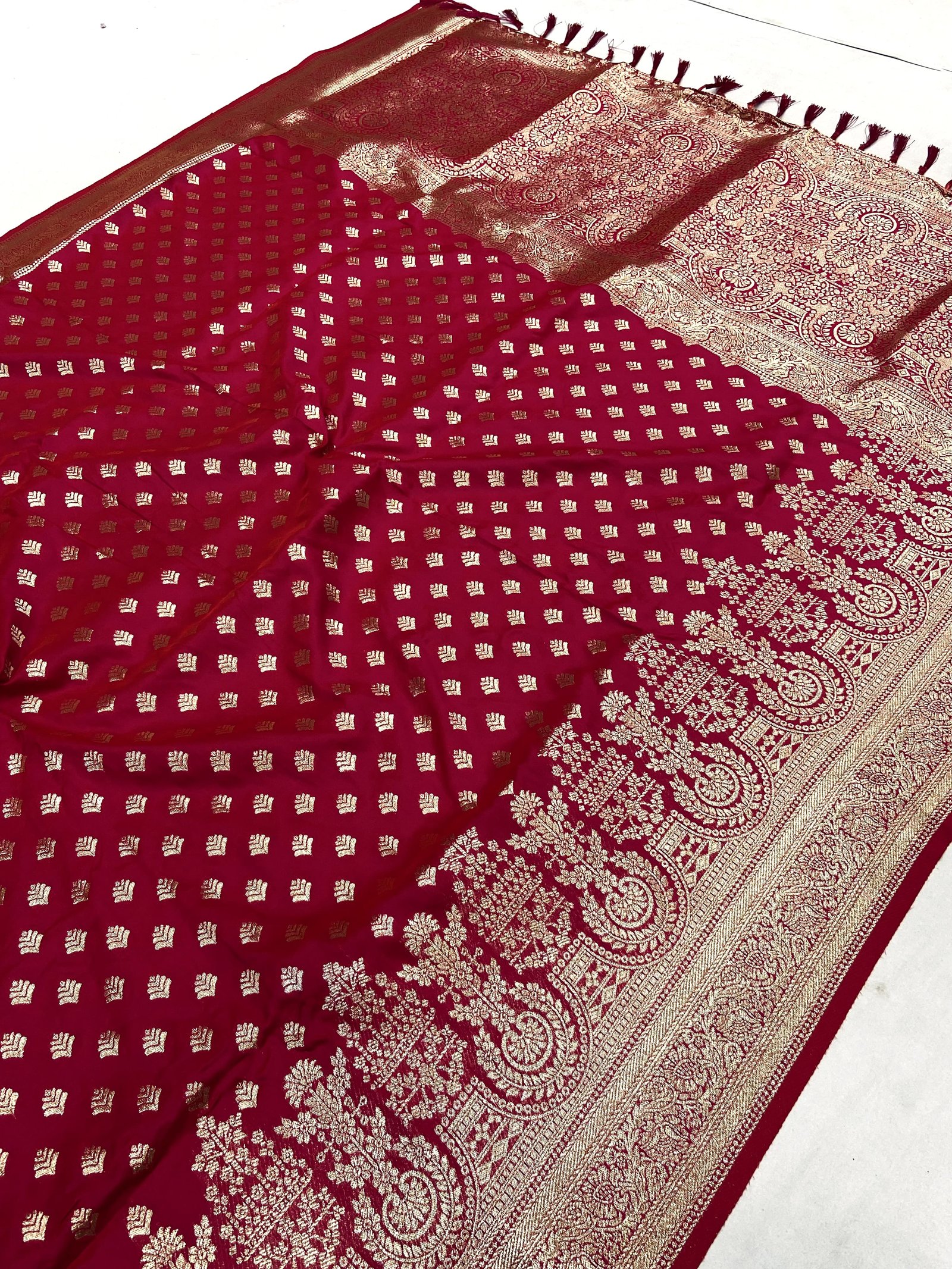 Royal Majesty Silk Saree - Image 4