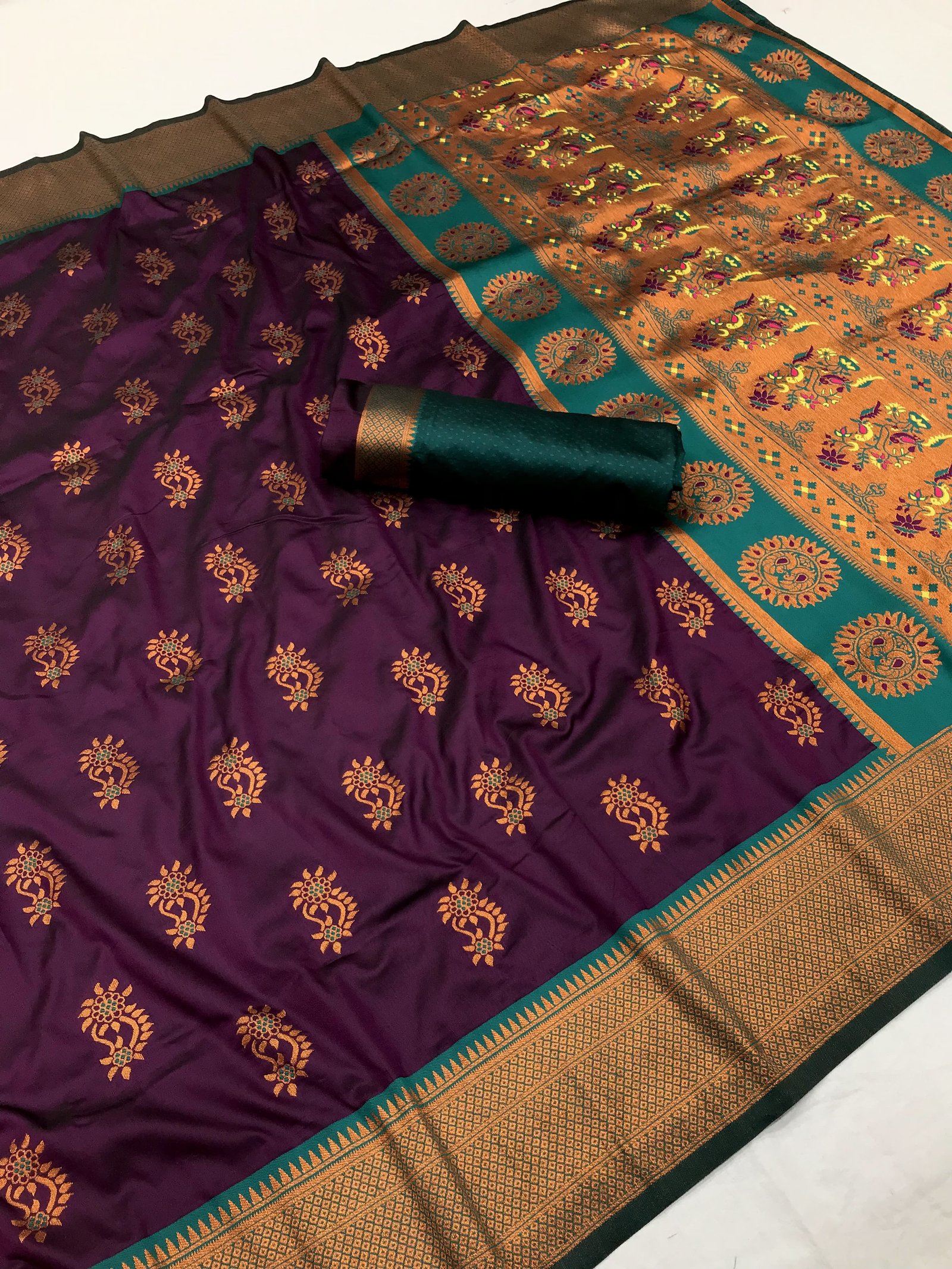 Royal Gold Zari Kanjivaram Silk Saree - Image 1