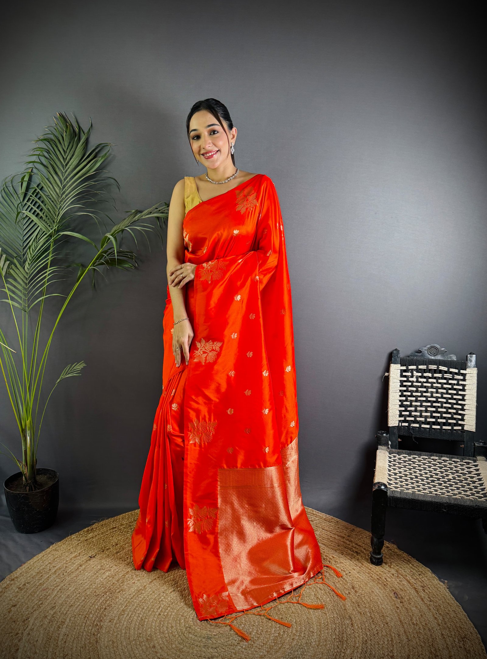 Floral Weave Lichi Silk Saree - Image 9