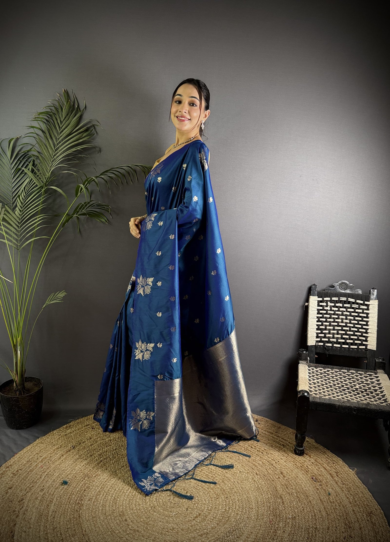 Floral Weave Lichi Silk Saree - Image 12
