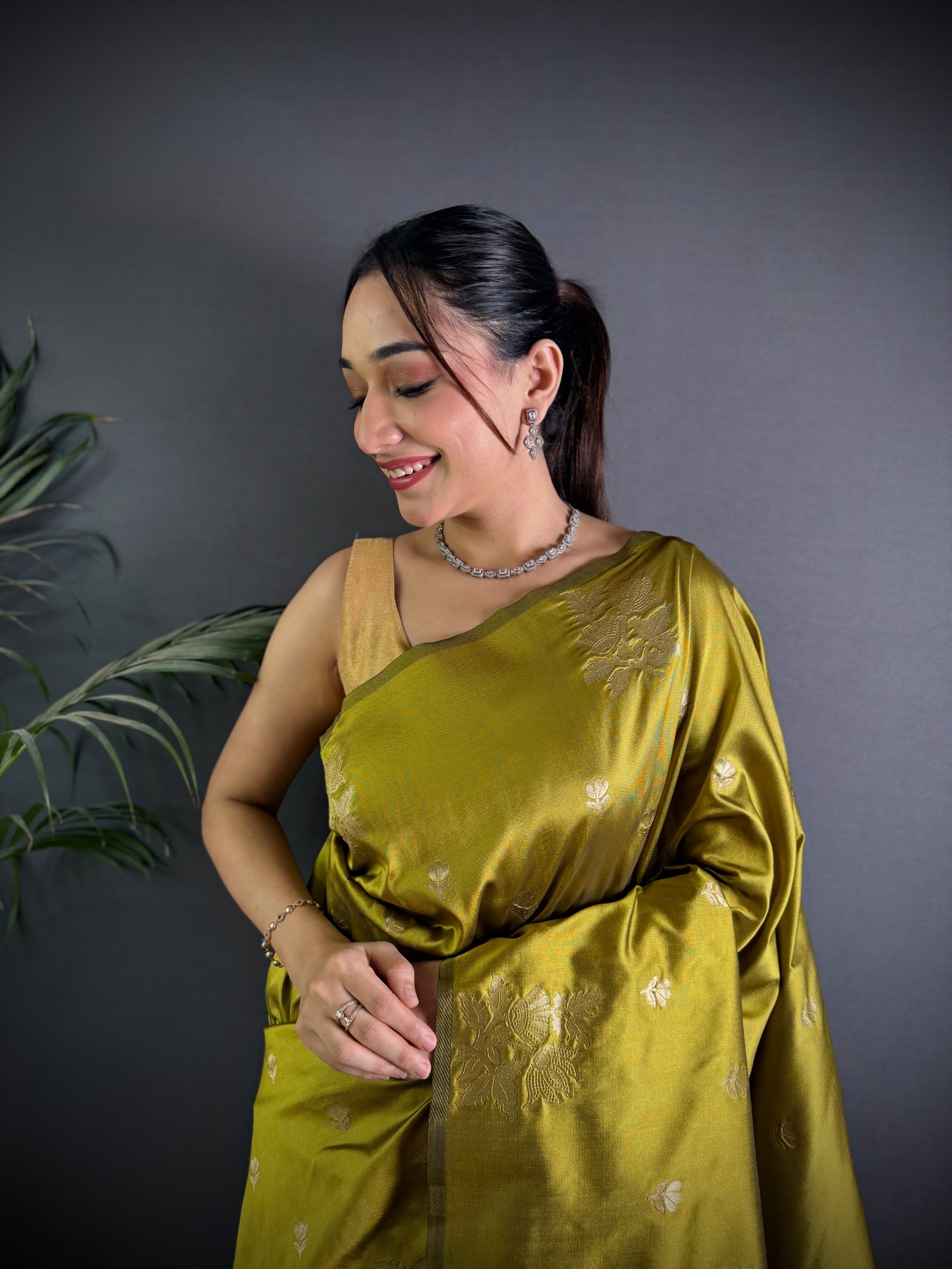 Floral Weave Lichi Silk Saree - Image 7