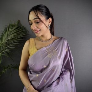 Floral Weave Lichi Silk Saree - Image 4