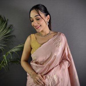 Floral Weave Lichi Silk Saree - Image 10