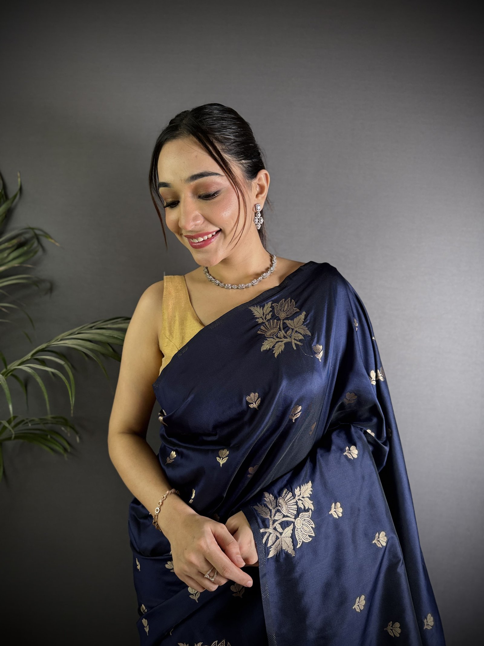 Floral Weave Lichi Silk Saree - Image 8