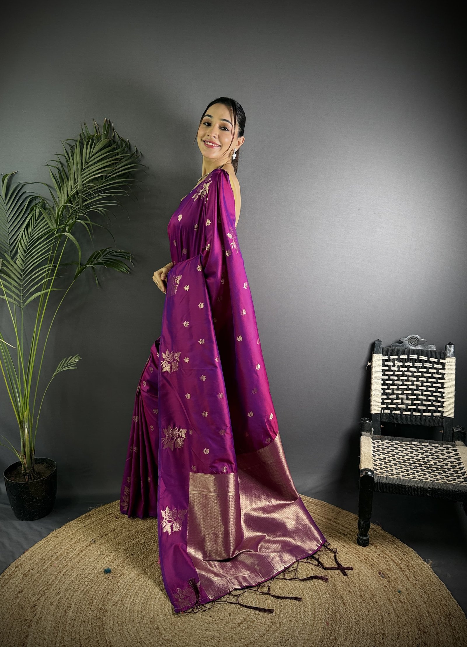 Floral Weave Lichi Silk Saree - Image 14