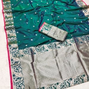 Timeless Gold Zari Banarasi Silk Saree - Image 3