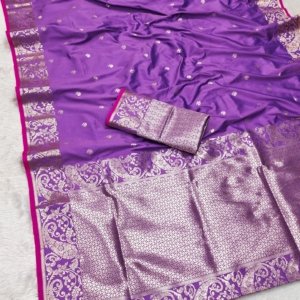 Timeless Gold Zari Banarasi Silk Saree - Image 4