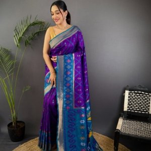 Target Ikkat Patola Soft Silk Saree - Image 3