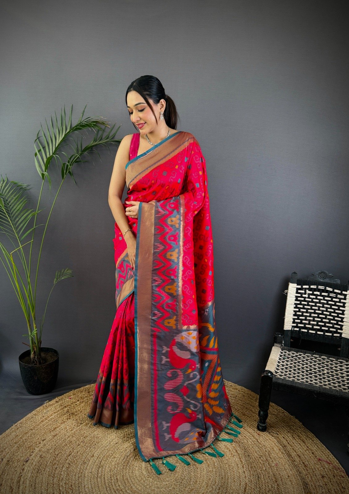 Target Ikkat Patola Soft Silk Saree - Image 8