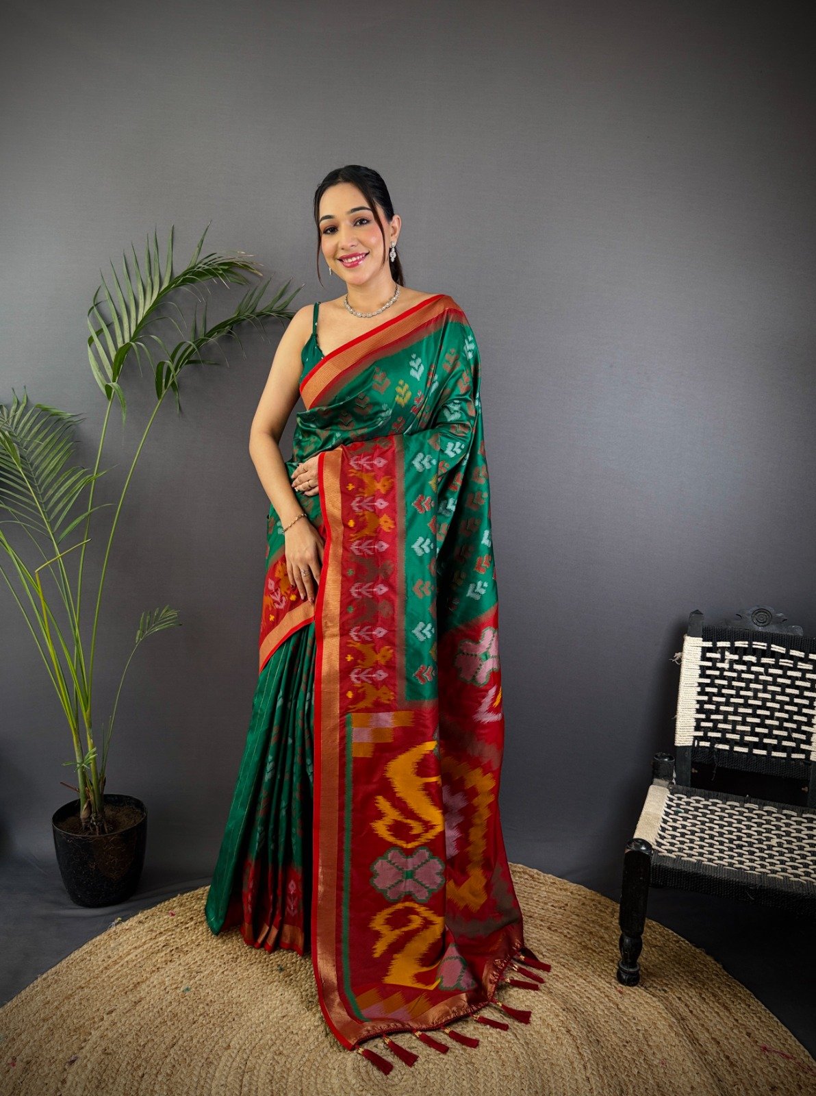 Target Ikkat Patola Soft Silk Saree - Image 6